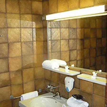 Hotel C+m+b